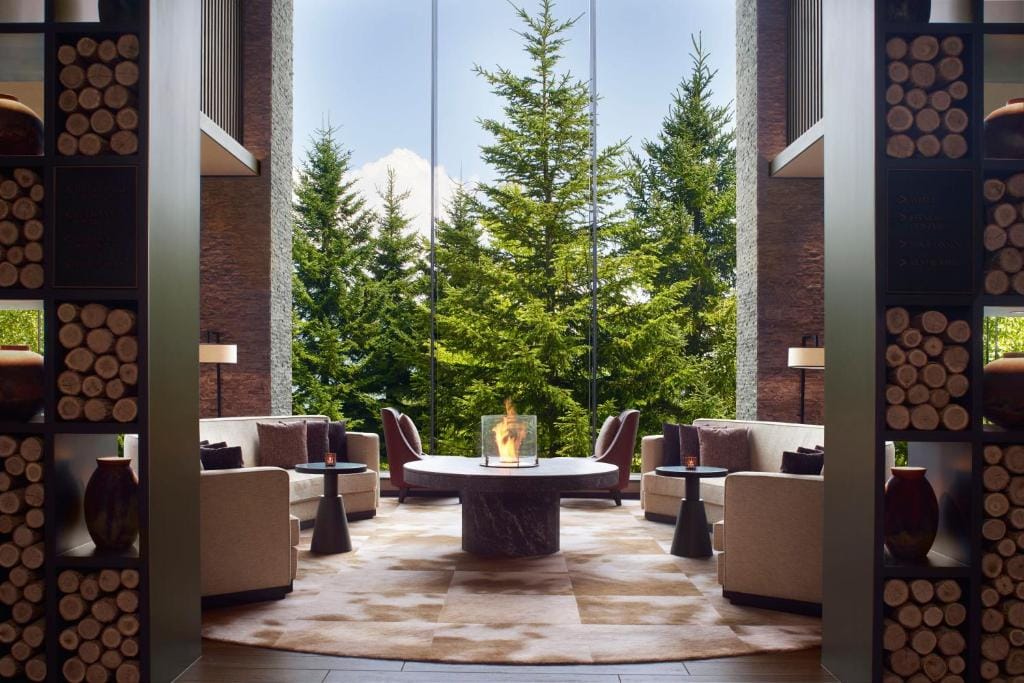 higashiyama niseko village a ritz carlton reserve część wypoczynkowa