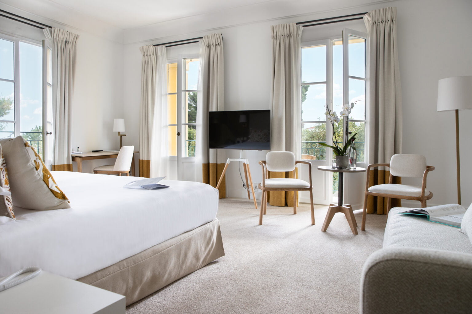Hotel Royal Riviera, najlepsze hotele we Francji, luksusowe wczasy we Francji, zwiedzanie Francji z przewodnikiem, ekskluzywne hotele we Francji (11)