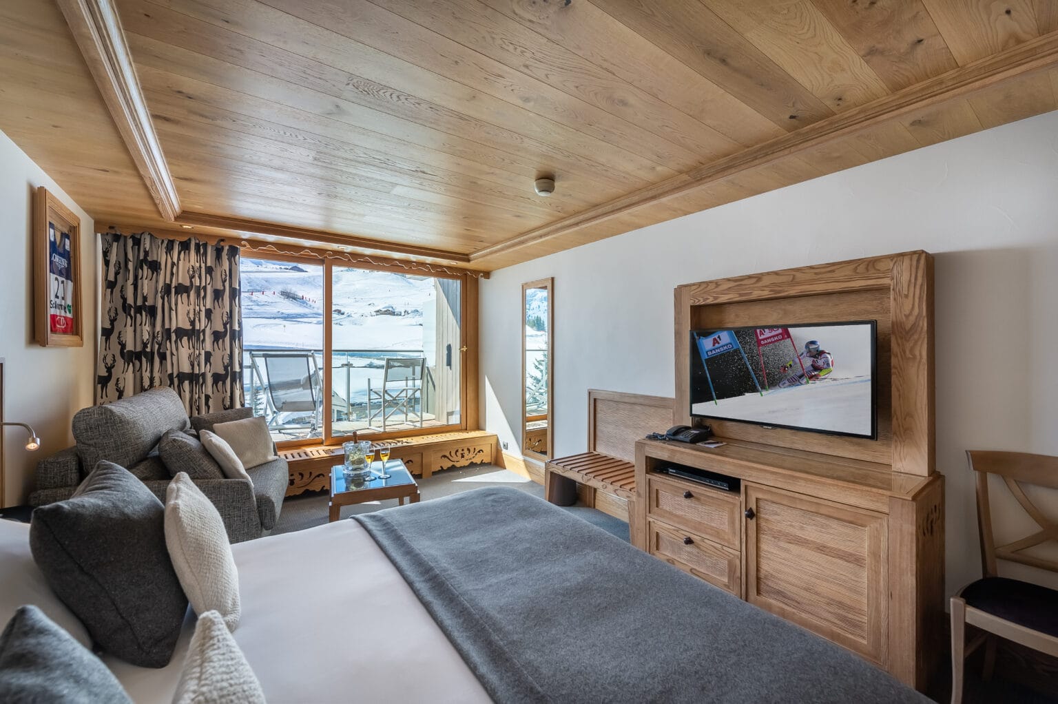 10 CHAMBRE SAULIRE HOTEL ANNAPURNA COURCHEVEL