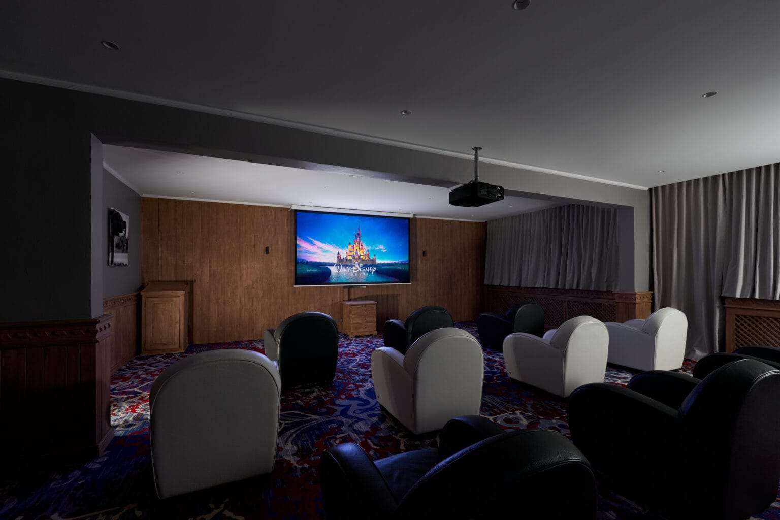 17 SALLE CINEMA HOTEL ANNAPURNA COURCHEVEL_Annapurna©
