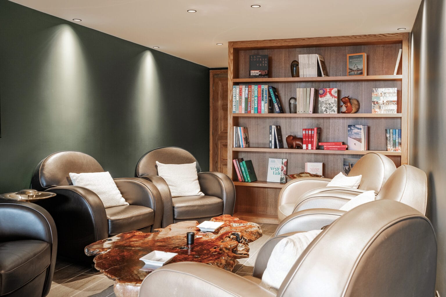 34 FUMOIR HOTEL ANNAPURNA COURCHEVEL_Paul BRECHU©