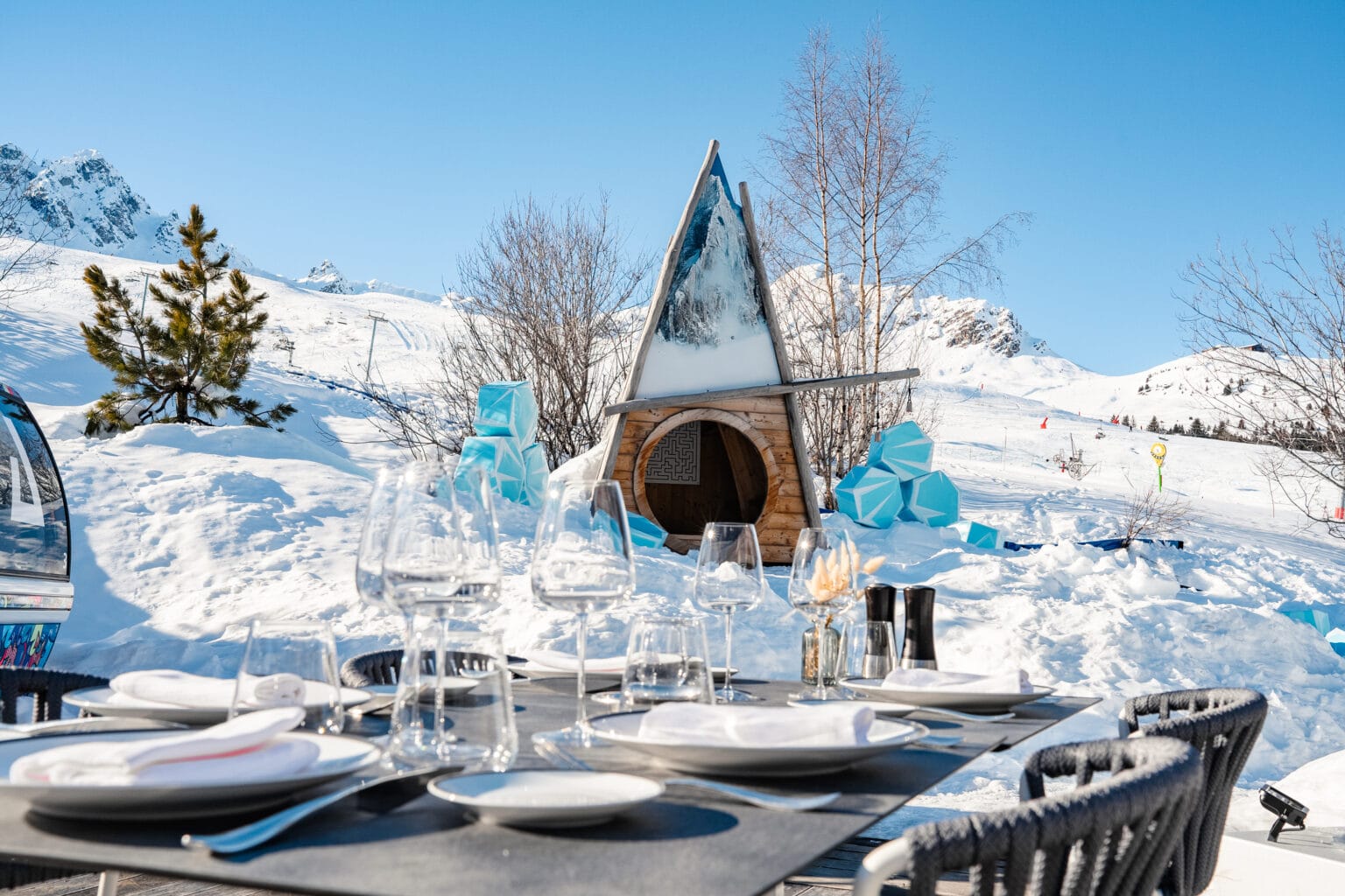 37 TERRASSE GUINGUETTE HOTEL ANNAPURNA COURCHEVEL_Paul BRECHU©