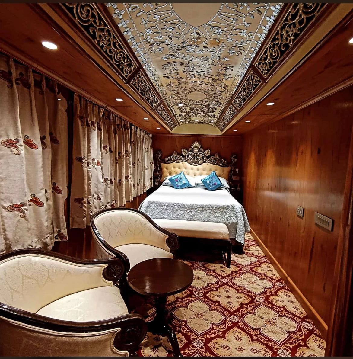 palace on wheels cabins
