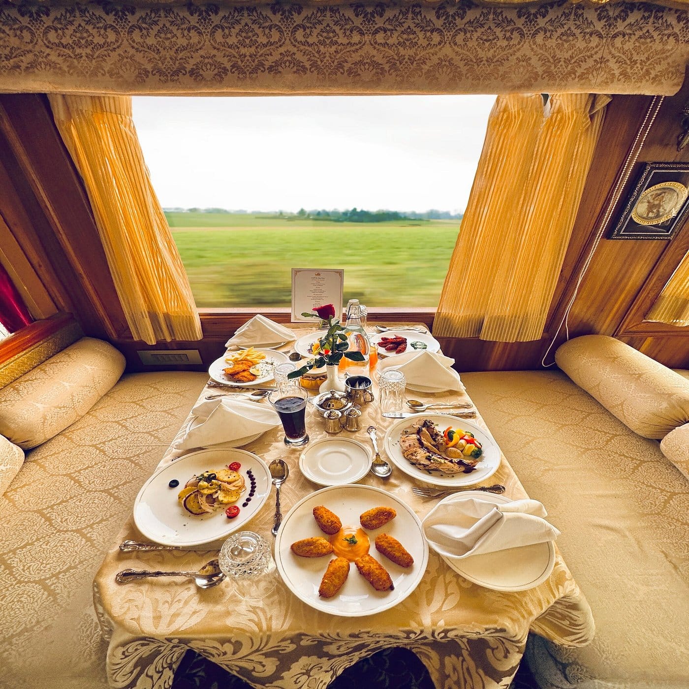 palace on wheels posiłek