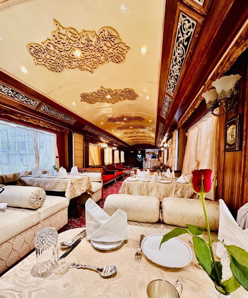 palace on wheels restaurant