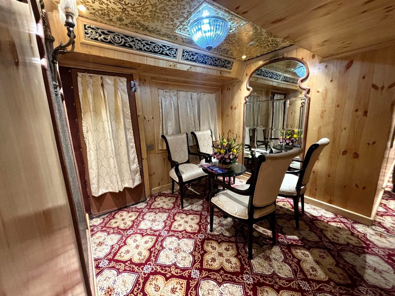 palace on wheels strefa relaksu