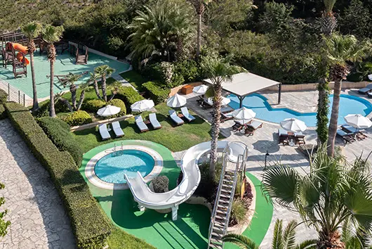pool with slide f