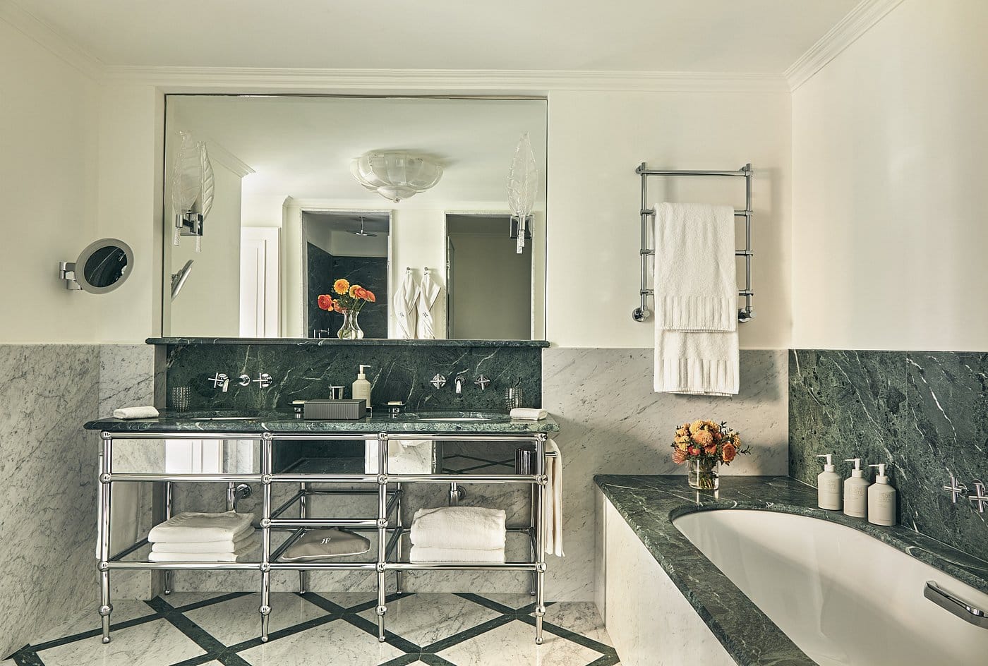 bathroom of deluxe suite