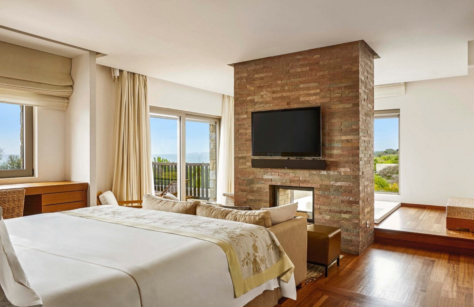 the romanos methoni royal villa master