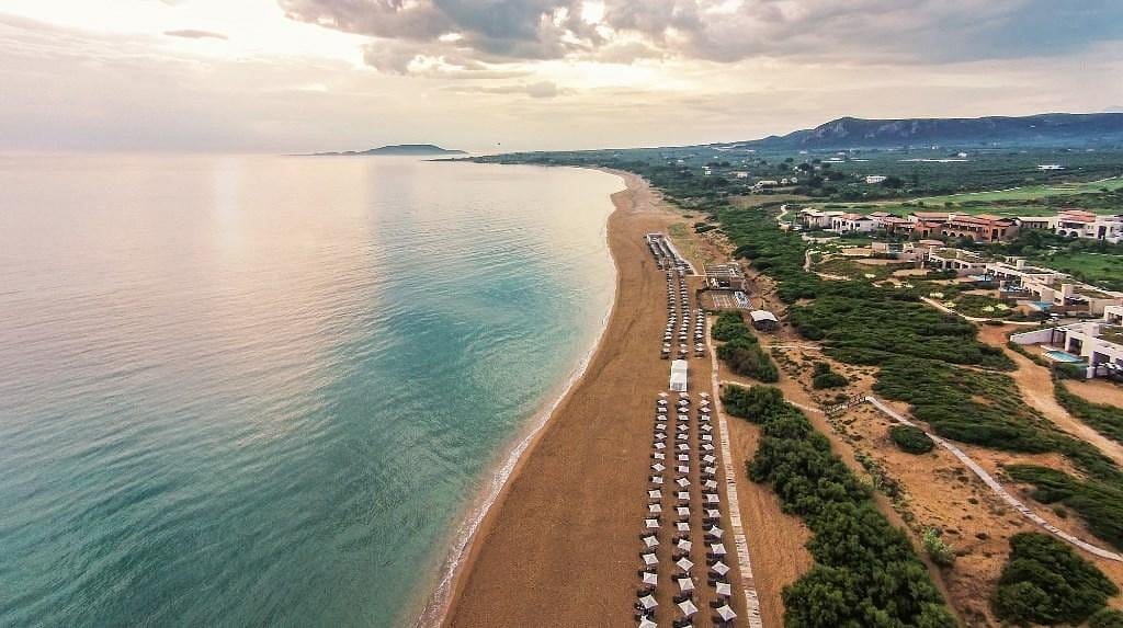 the romanos resort costa