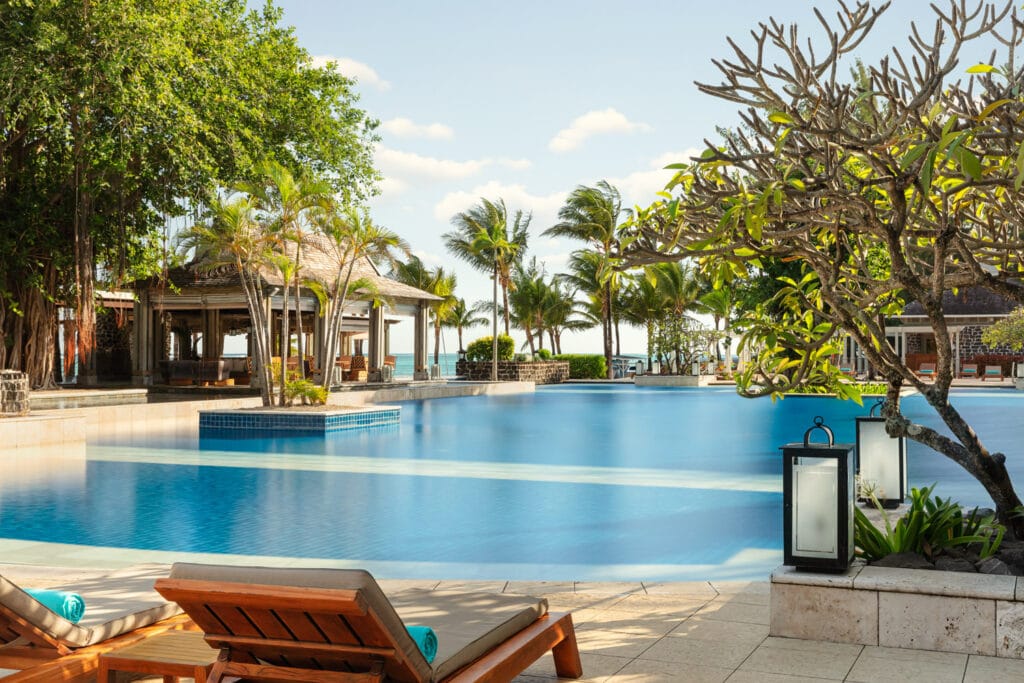 the st. regis le morne resort mauritius basen główny