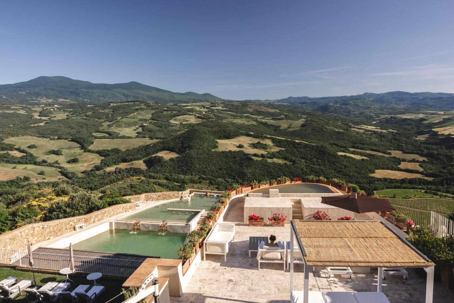 castello di velona esternal pools view (12)