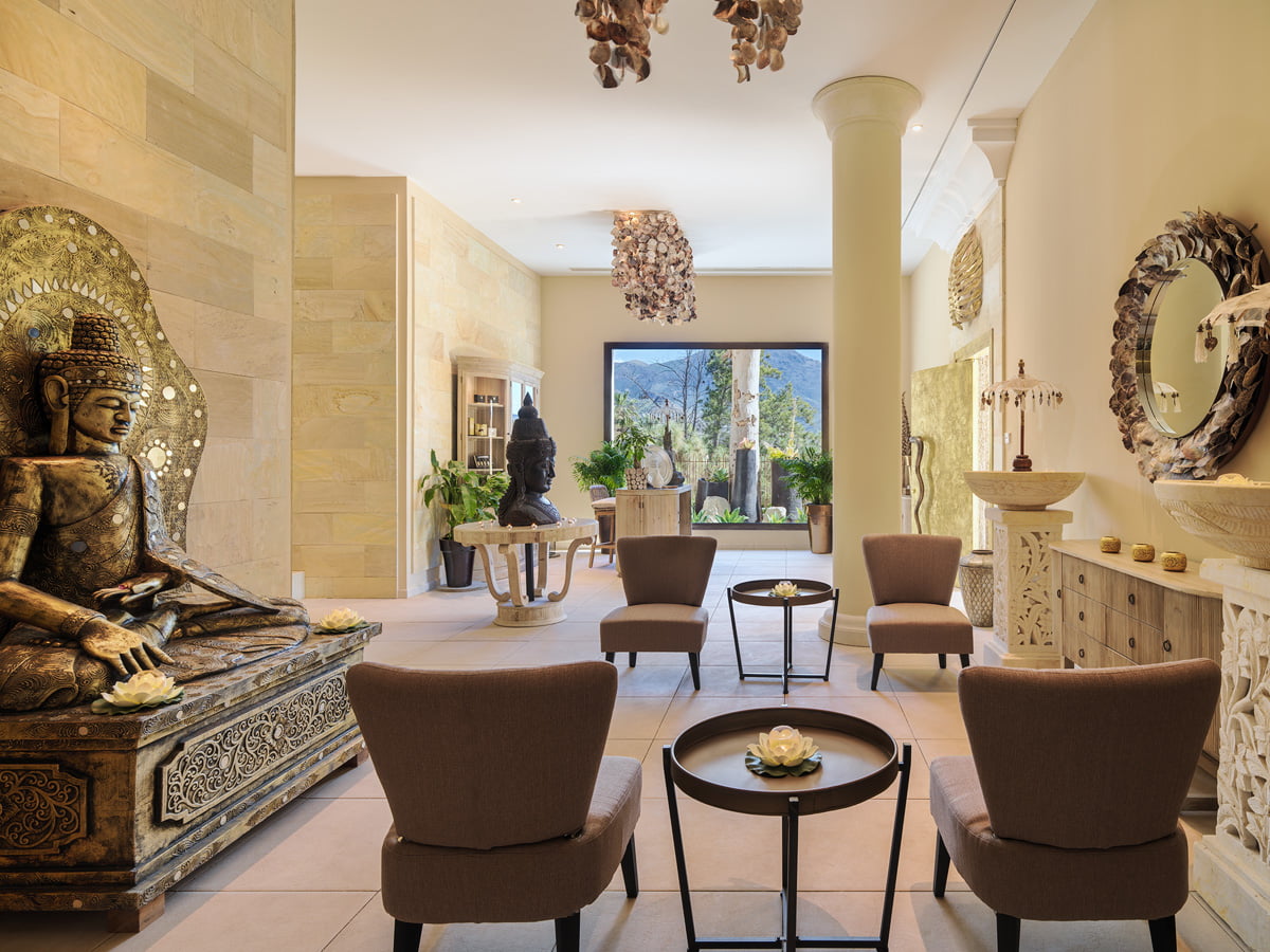 All copyrights reserved, this image on this site and it's copyright owned by the photographer. Image is not to be reprinted or reused without the express permission of the photographer who took it. Copyrihgt uses for Royal Garden Villas for sales and marketing promotions only