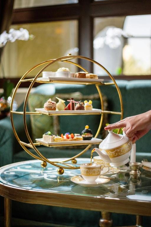 the ritz carlton abu dhabi, grand canal desery serwowane w restauracji