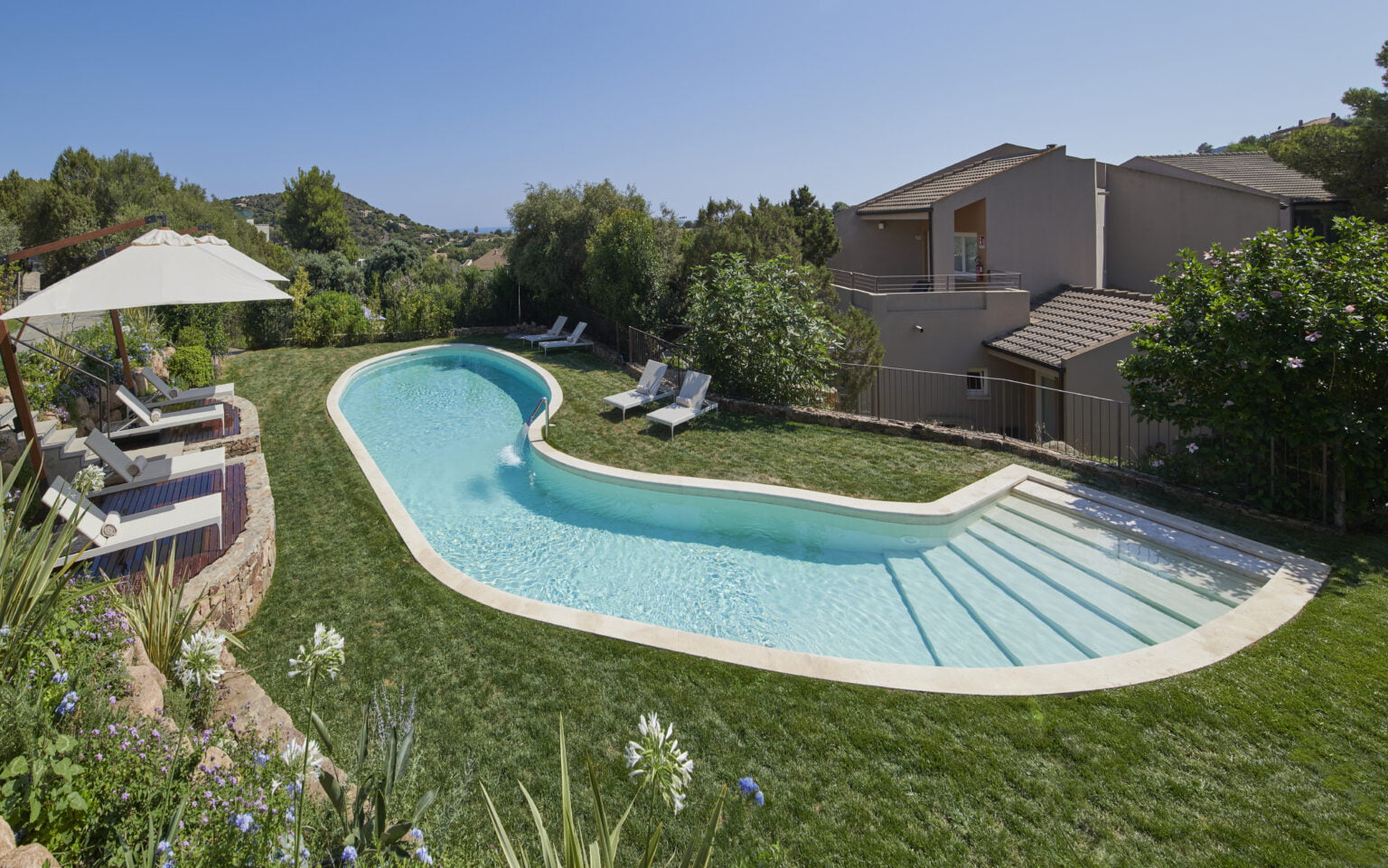 Conrad-Chia-Laguna-Sardinia-11