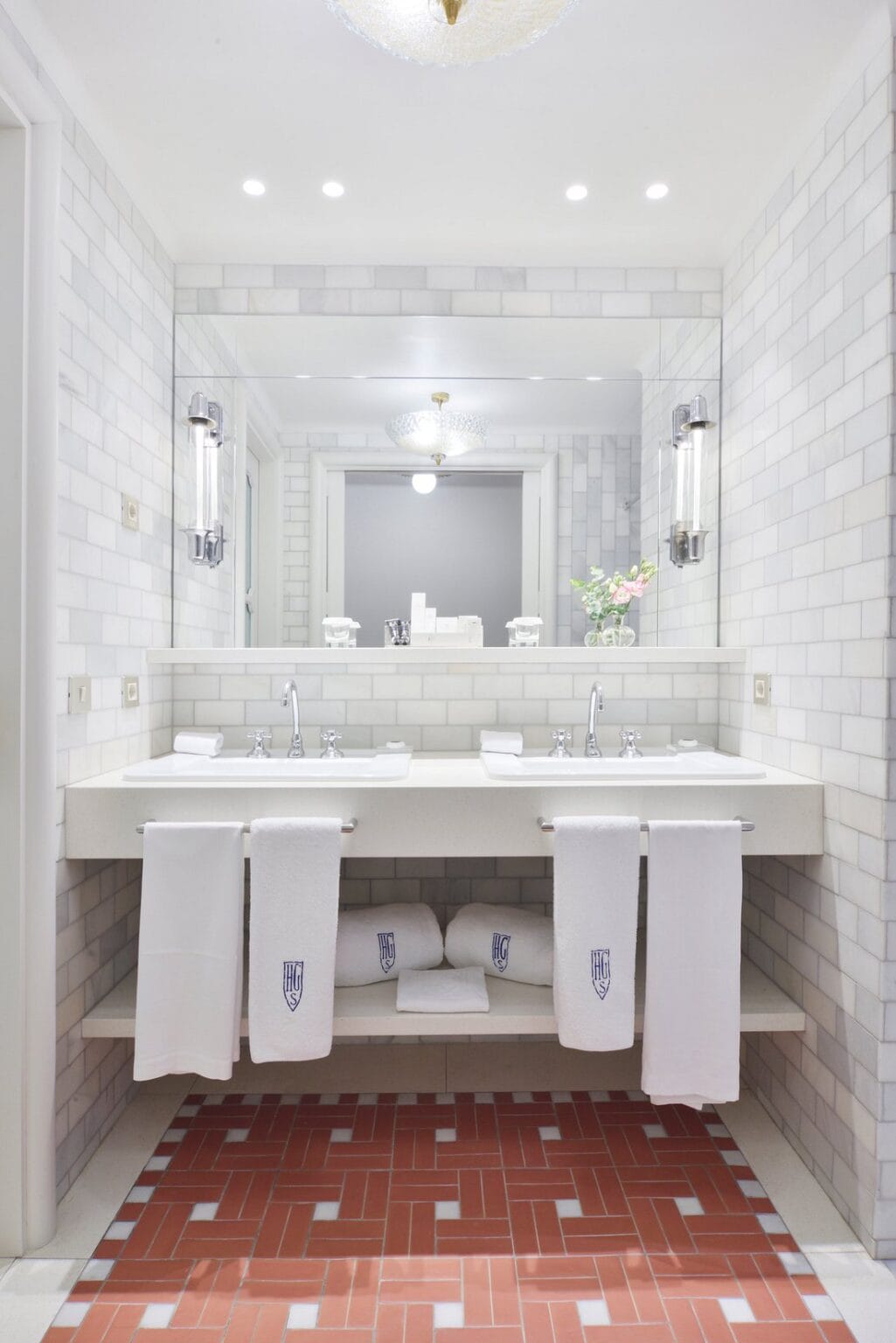 hostal de la gavina garden suite 1 bedroom łazienka