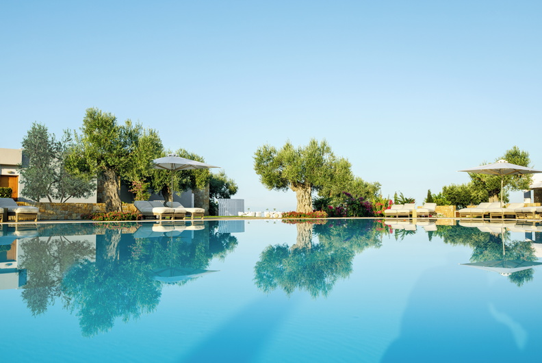 ikos olivia pool 01 792x530