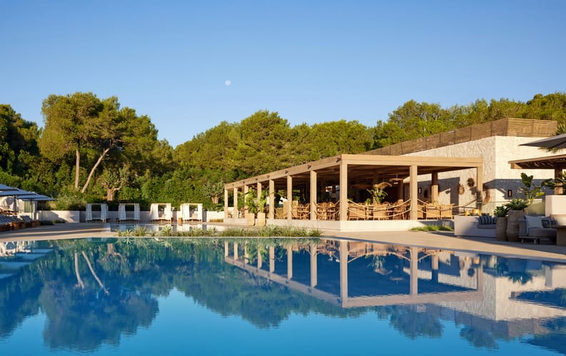 ikos porto petro beach club areapp23 3 0649 792x499