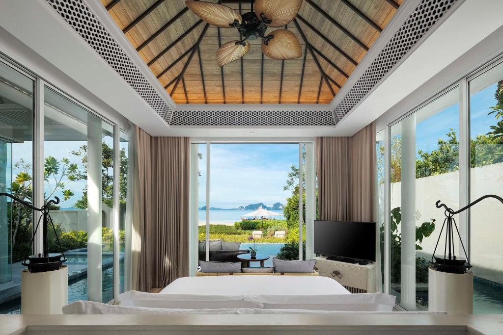 hotel banyan tree krabi