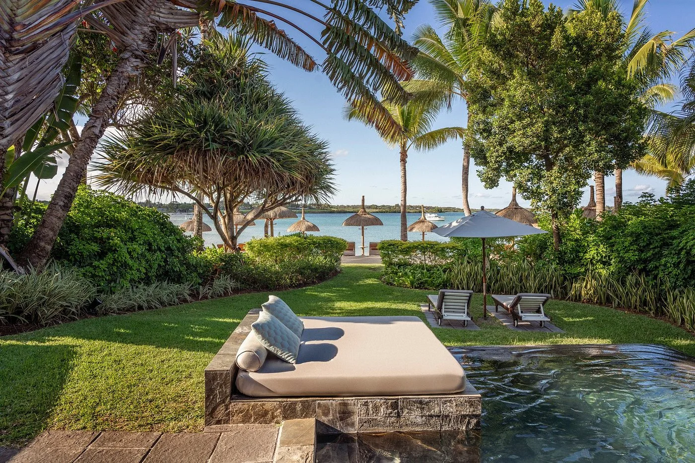one bedroom pool villa