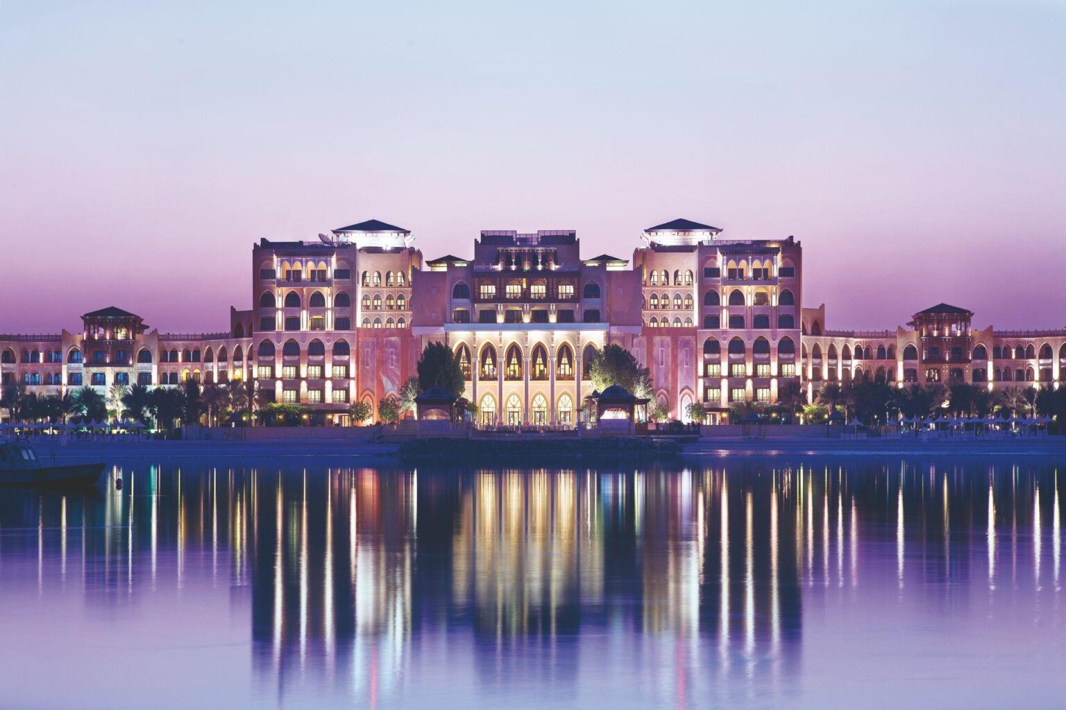 00-Shangri-La-Hotel-Qaryat-Al-Beri-Abu-Dhabi.jpg