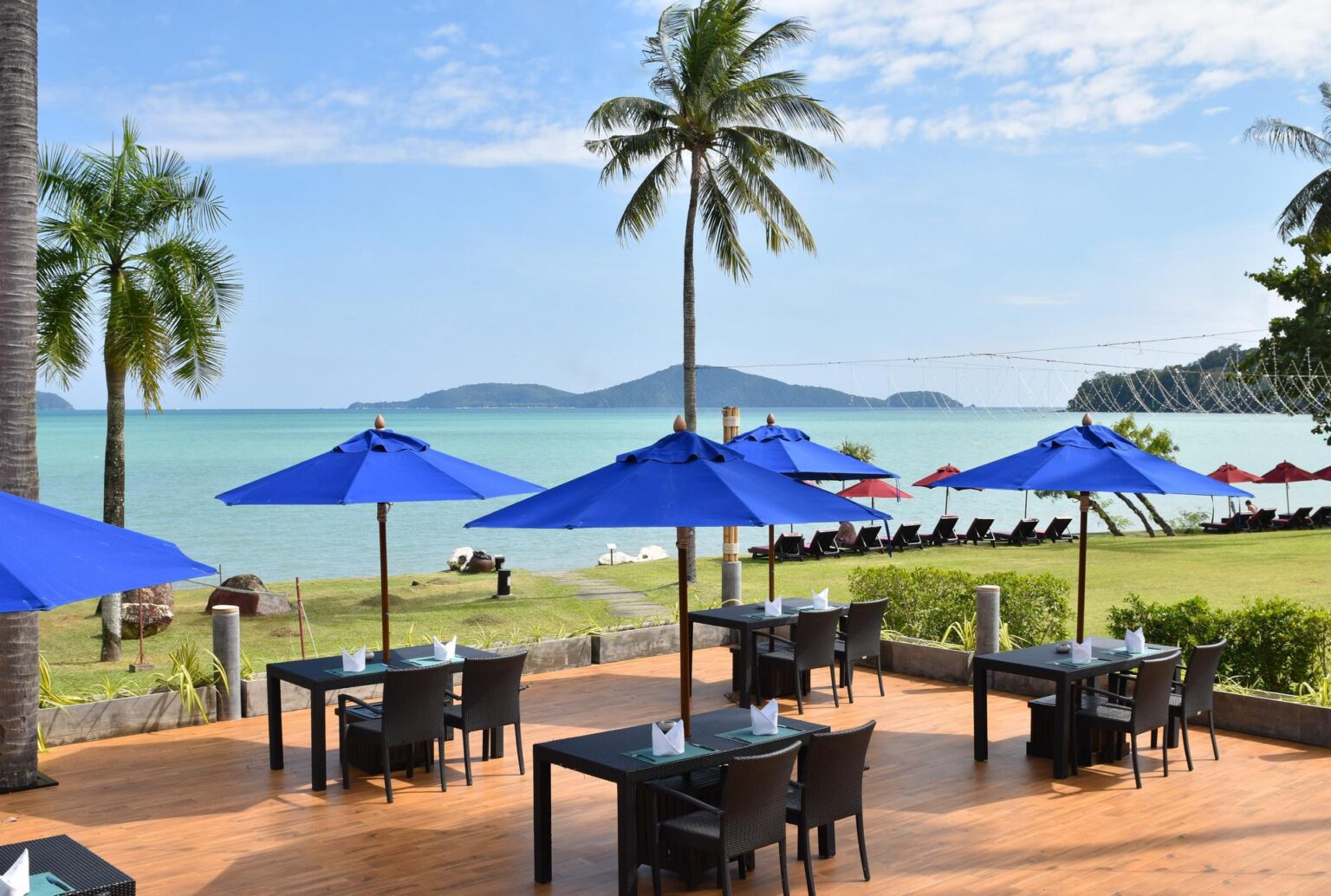 002_The-Beach-Bar-The-Vijitt-Resort-Phuket.jpg