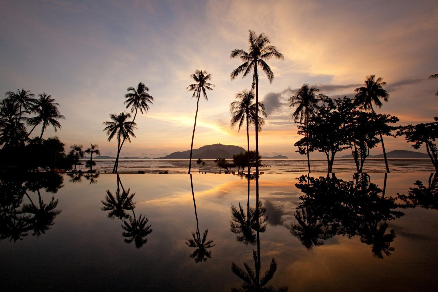 009_swimming-pool-The-Vijitt-Resort-Phuket.jpg