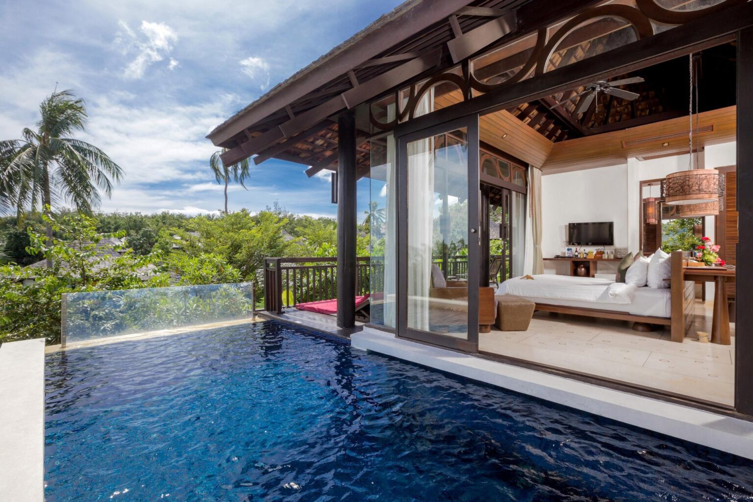 010_Prime-Pool-Villa_Upstair-bedroom-The-Vijitt-Resort-Phuke.jpg