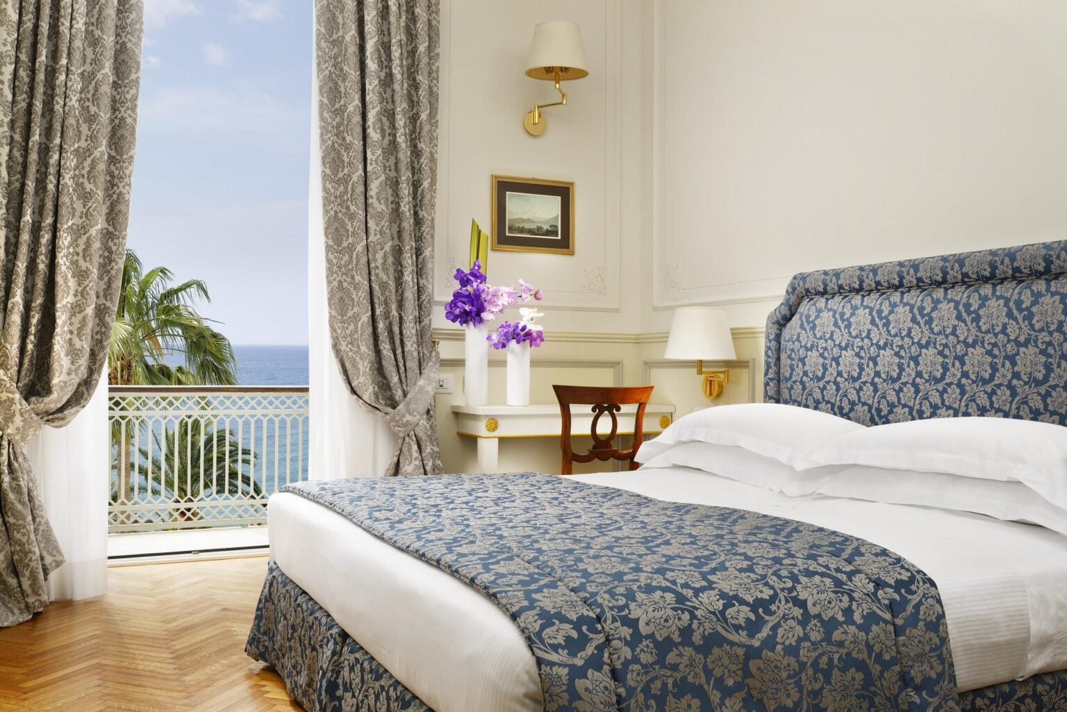 12-Classic-Sea-View-Room.jpg