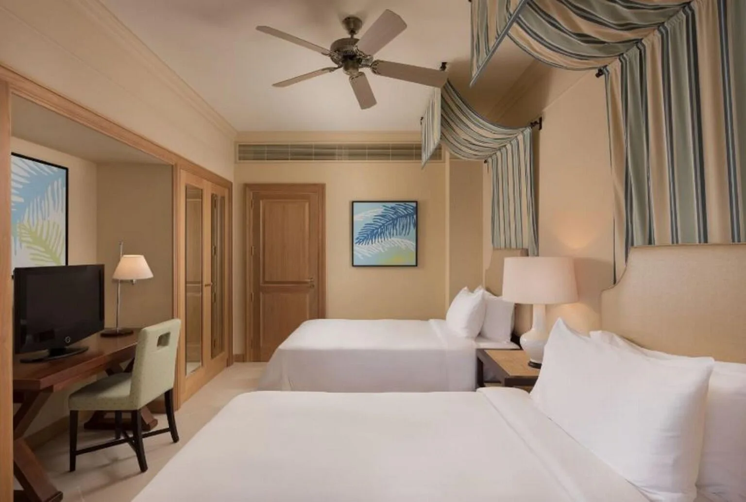 20-Twin-Bedroom.jpg