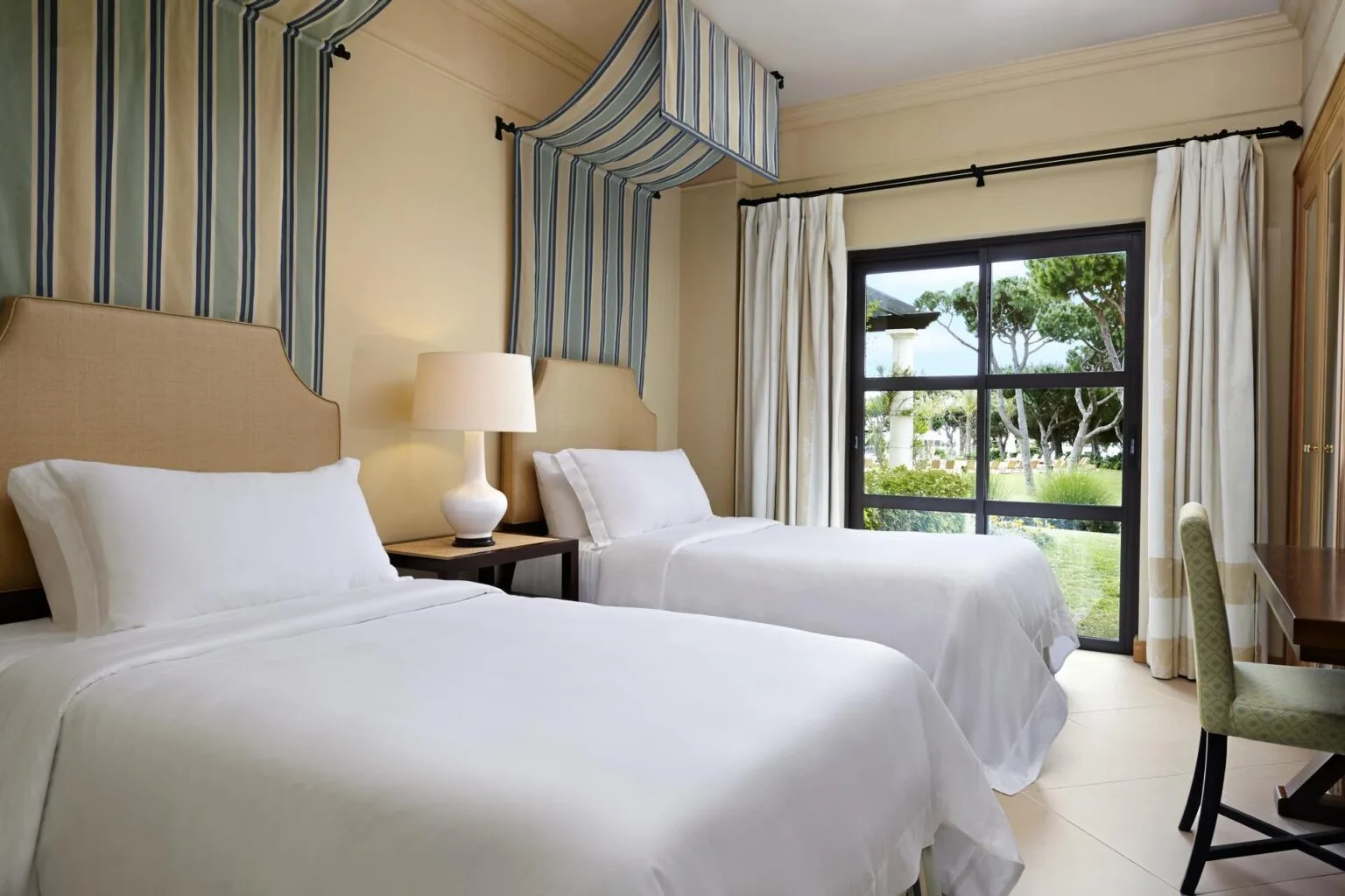 20.1-Twin-Bedroom.jpg