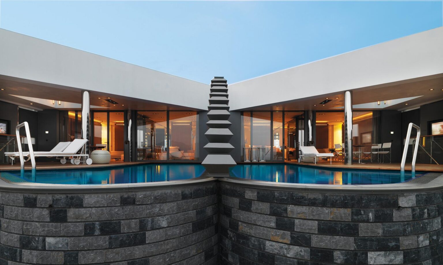 27851947-H1-Yachting-Suites.jpg