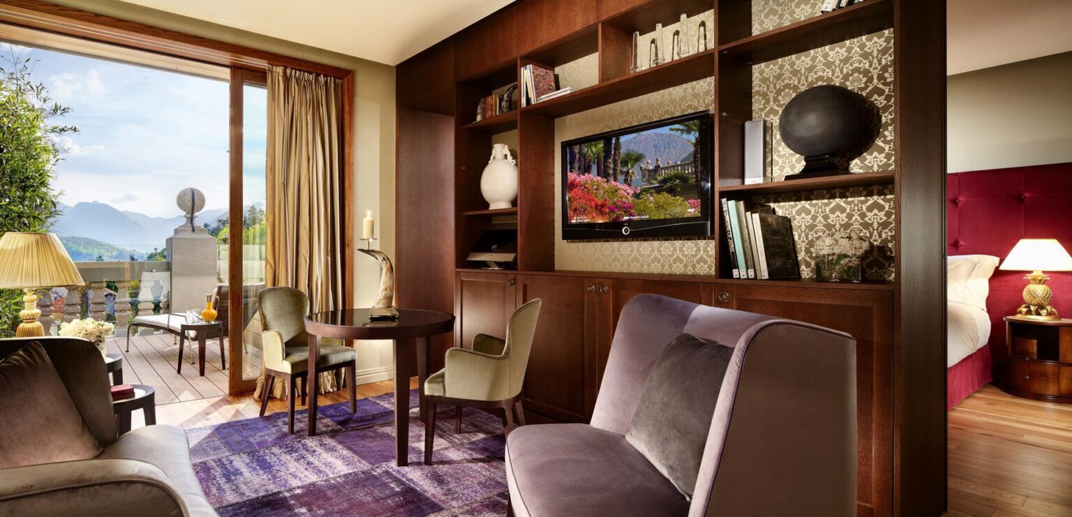 28-Rooftop-Corner-Suite-living-room.jpg