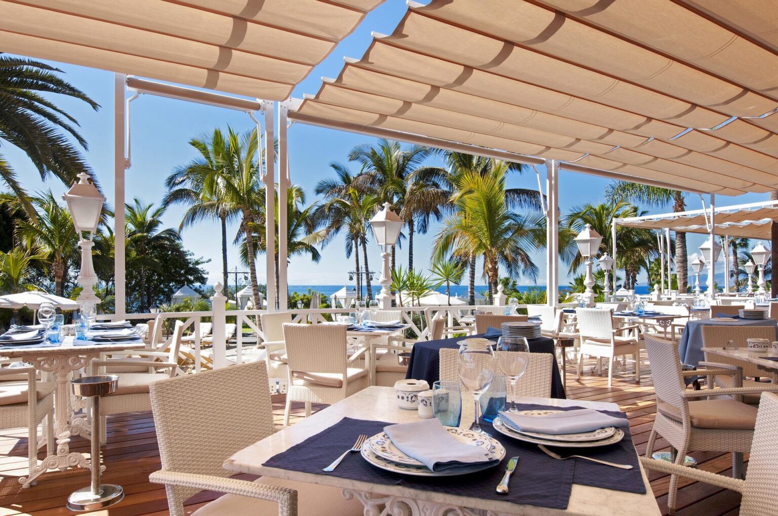 45980633-H1-Restaurant_Beach_Club.jpg