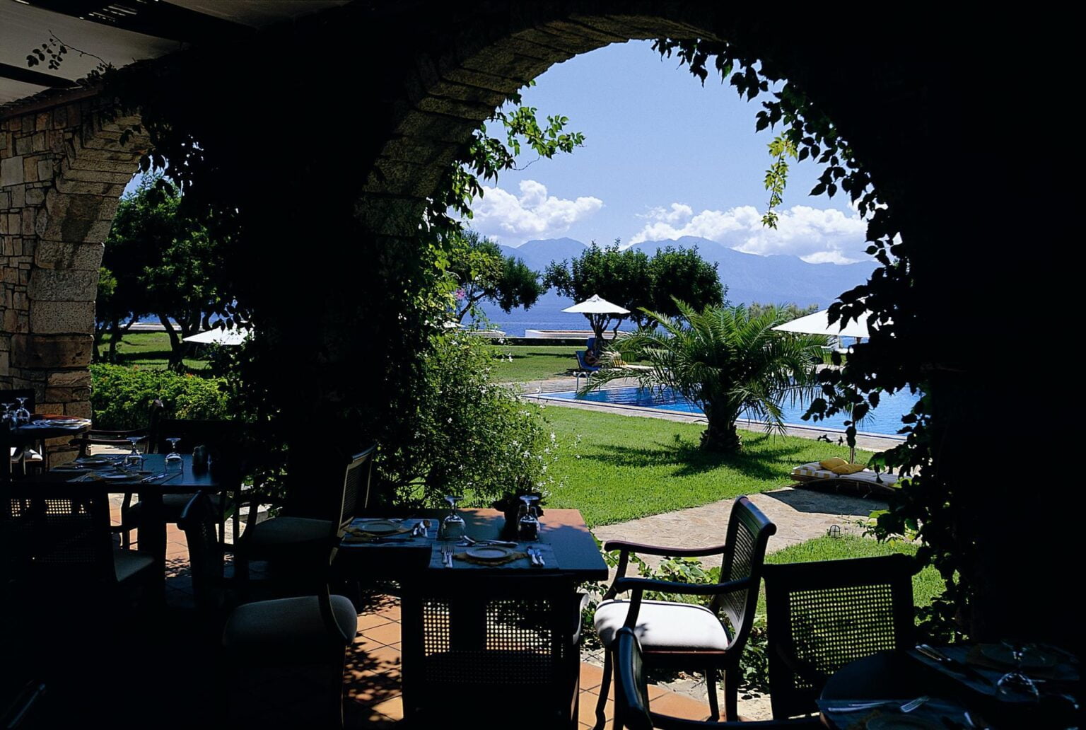 46923055-H1-01_Artemis_Restaurant.jpg