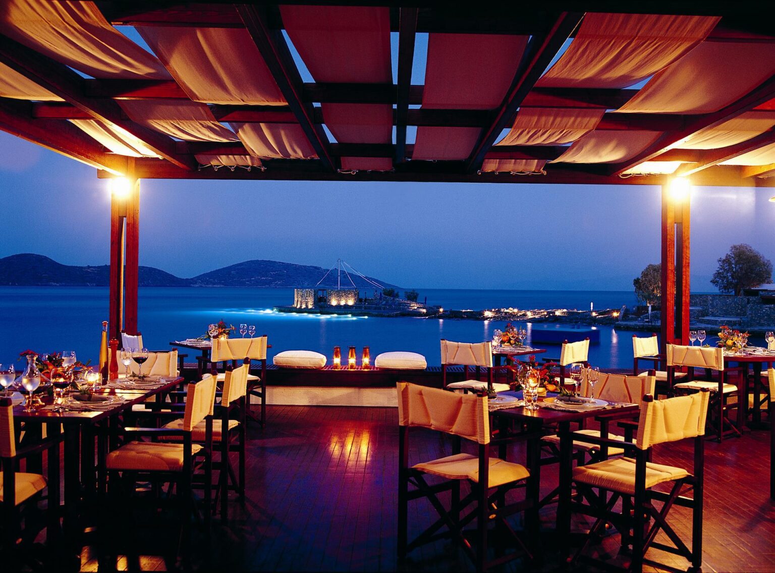46923063-H1-05_Italian_restaurant.jpg
