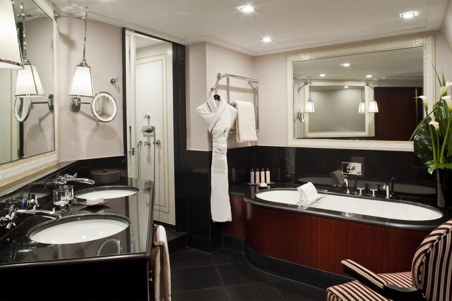 47285376-H1-5_Eiffel_Duplex_Suite_Bathroom.jpg
