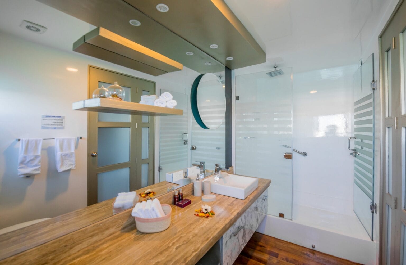 5-Galapagos-Suite-Bathroom.jpg