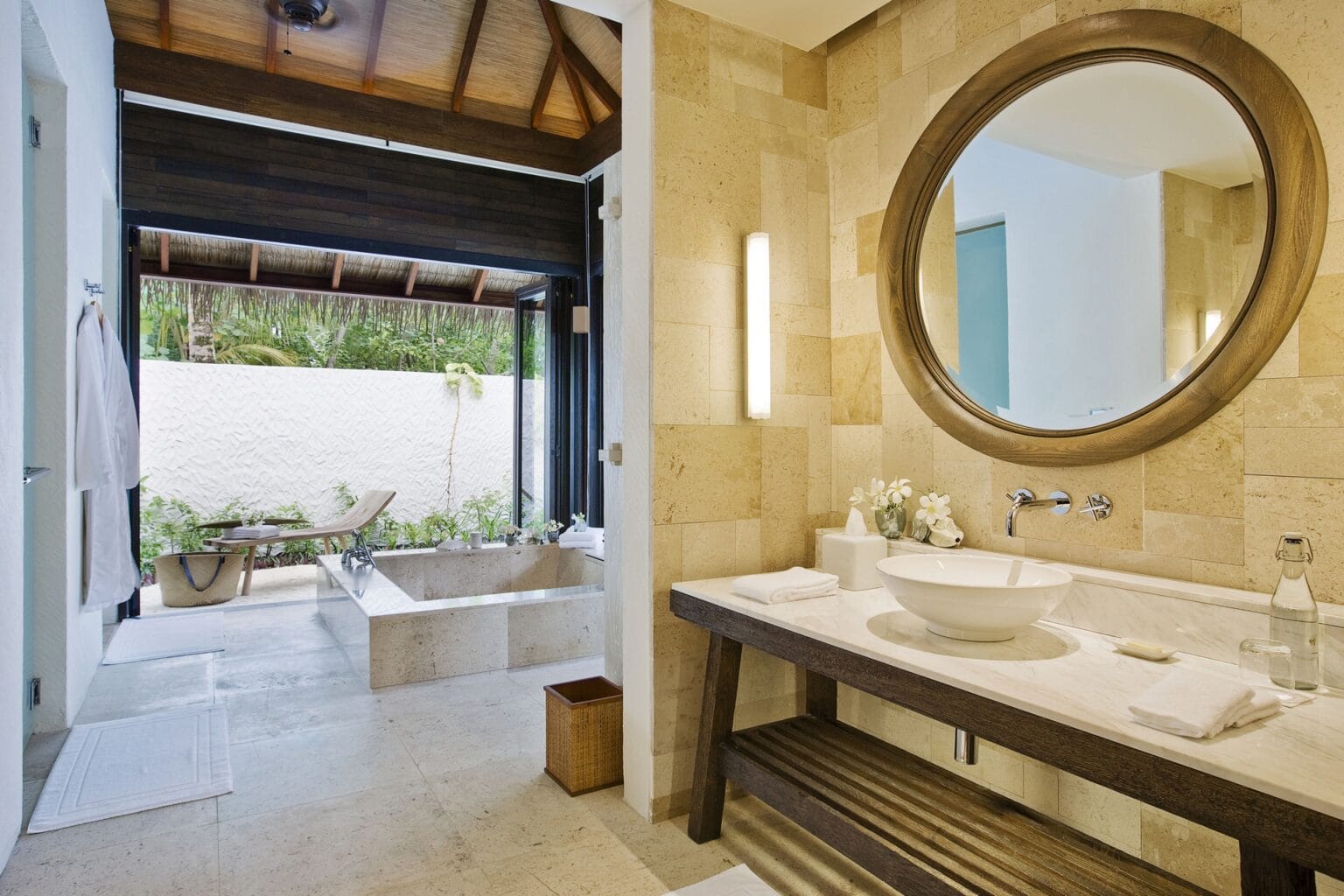 53433516-H1-Garden_Suite_Bathroom.jpg