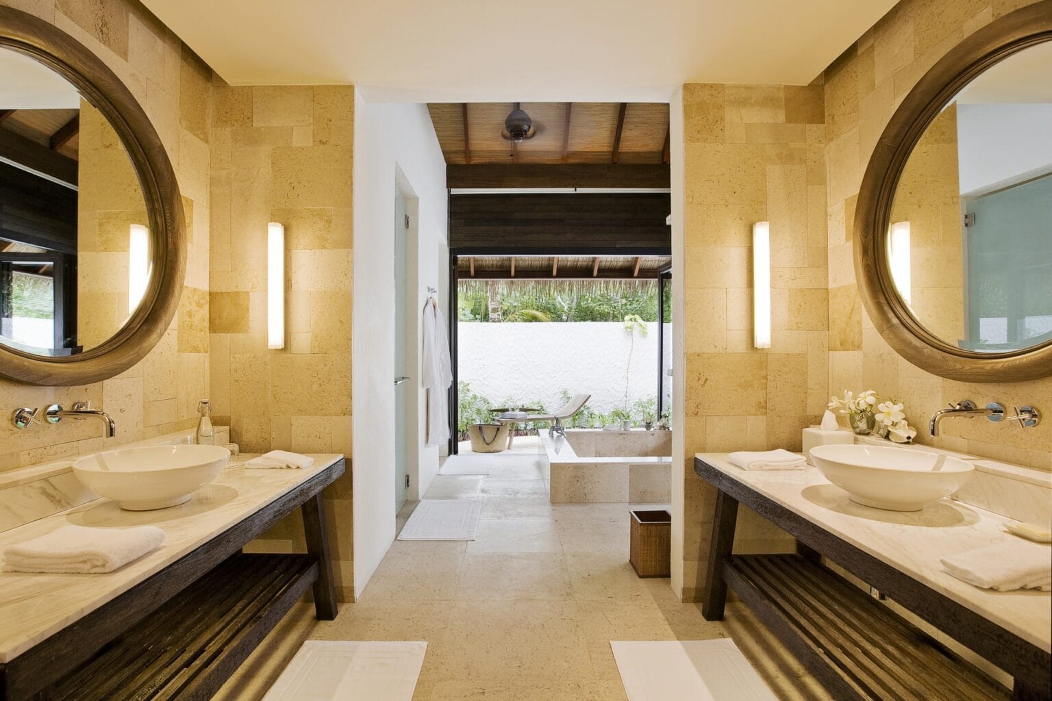 53433890-H1-Garden_Suite_Bathroom_3.jpg