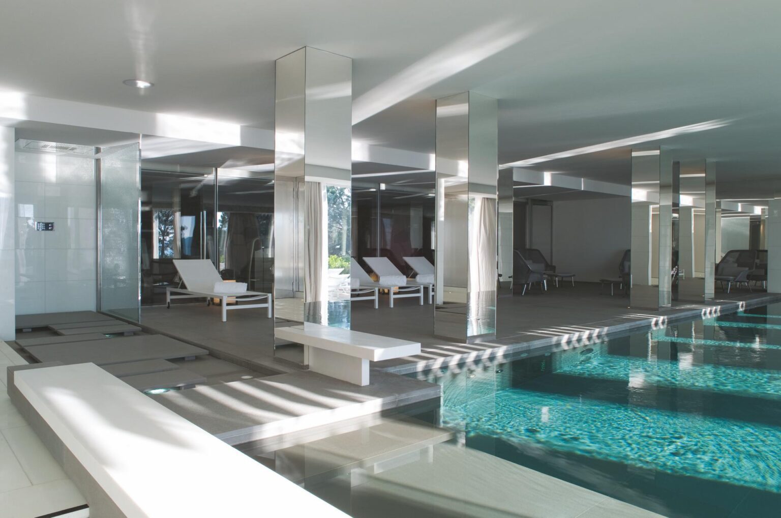 56419826-H1-LW0643_56303124_Indoor_Pool_3835x2543.jpg