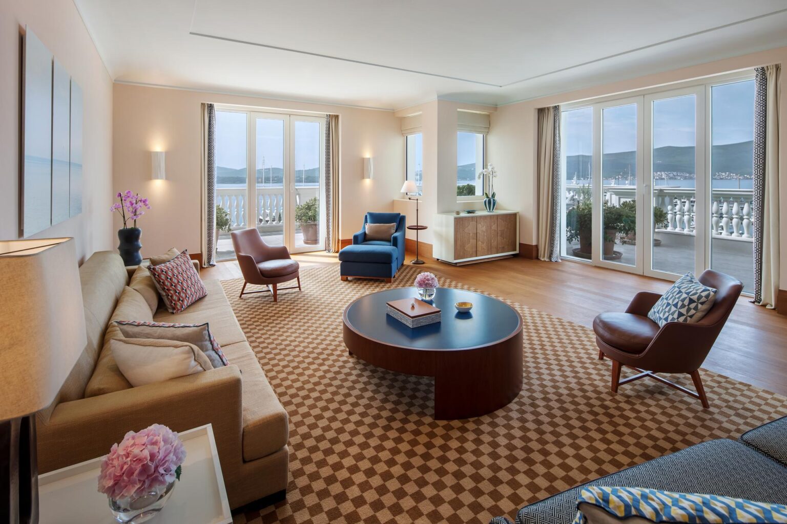 58_Three-Bedroom-Suite-Sea-View_e.jpg
