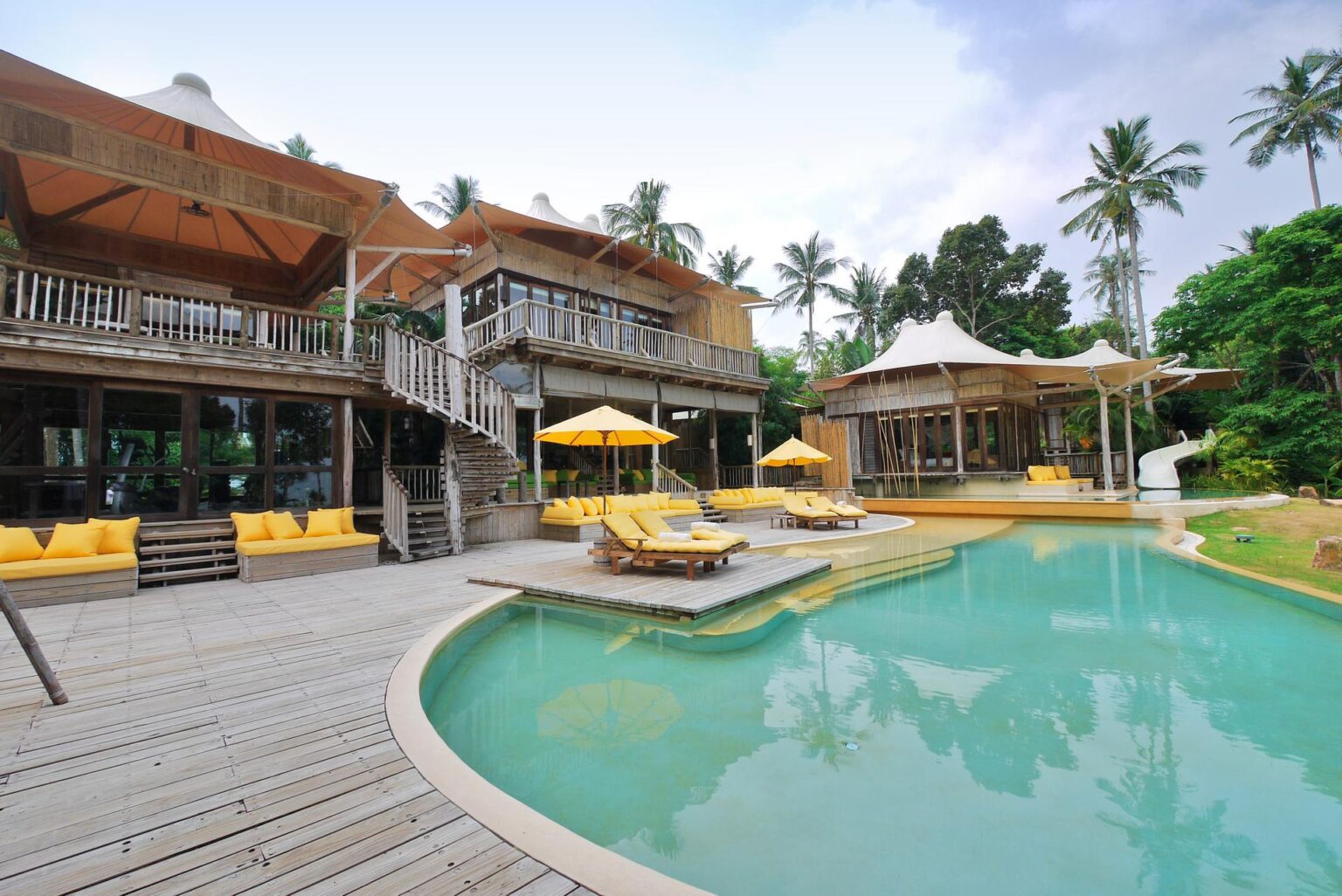 5BR-Beach-Villa2-by-Supakorn-Aurprayoon.jpg