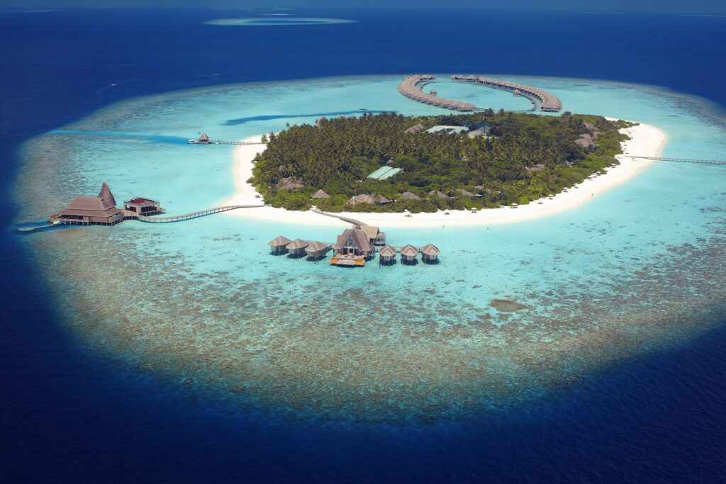 Anantara Kihavah Maldives Villas,Atol Baa,Malediwy,Pierwsza na świecie podwodna restauracja była na Malediwach,Odpoczywaj w biosferze UNESCO