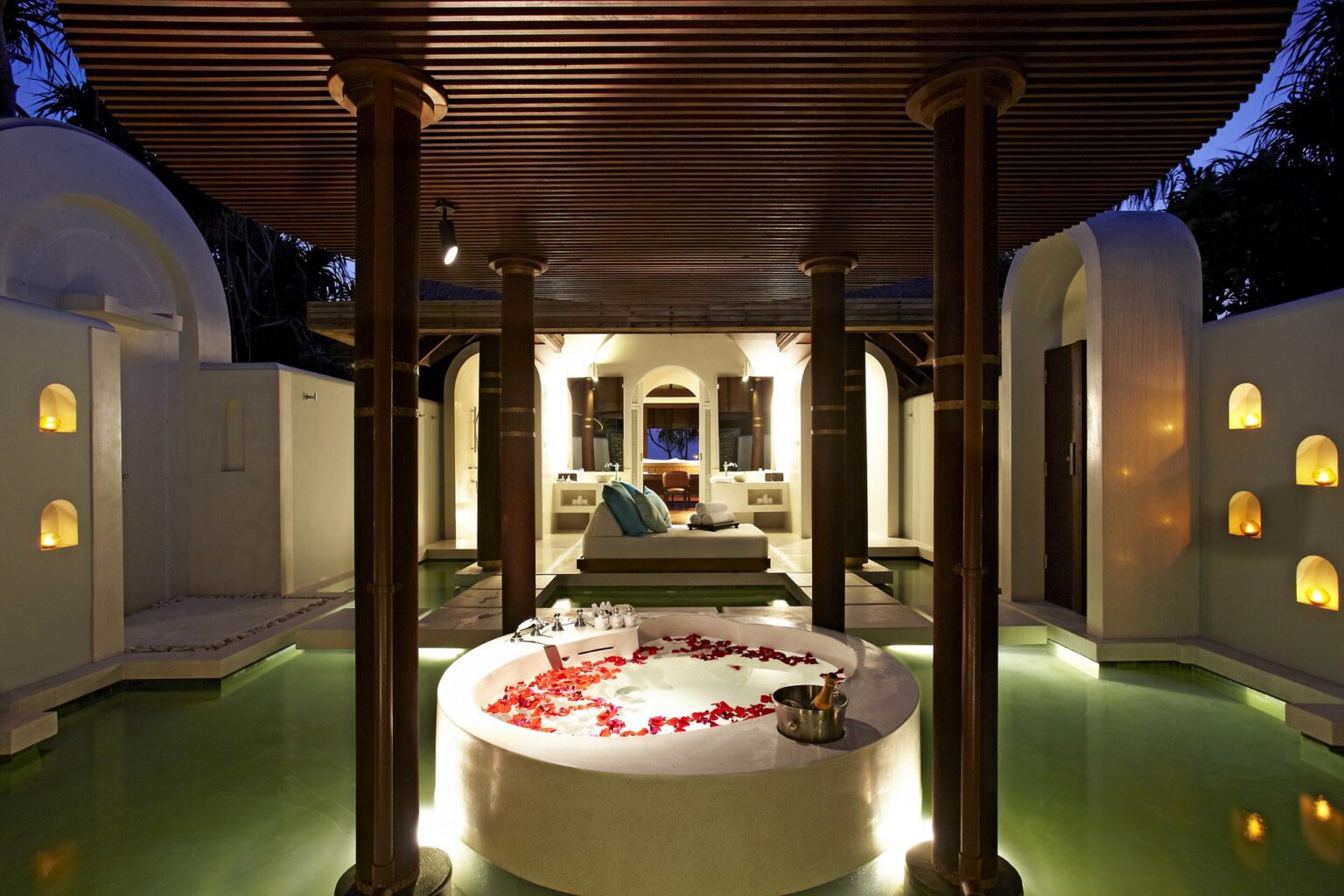 61614157-H1-Sunset_Beach_Pool_Villa__bathroom_view.jpg