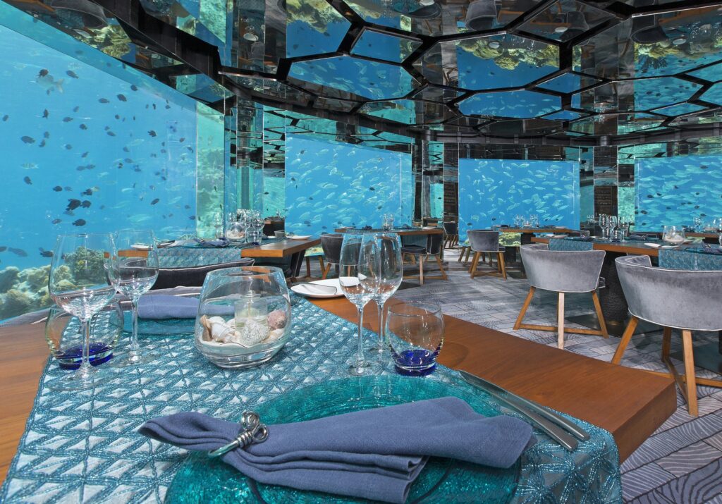 restauracja podwodna SEA w hotelu Anantara Kihavah