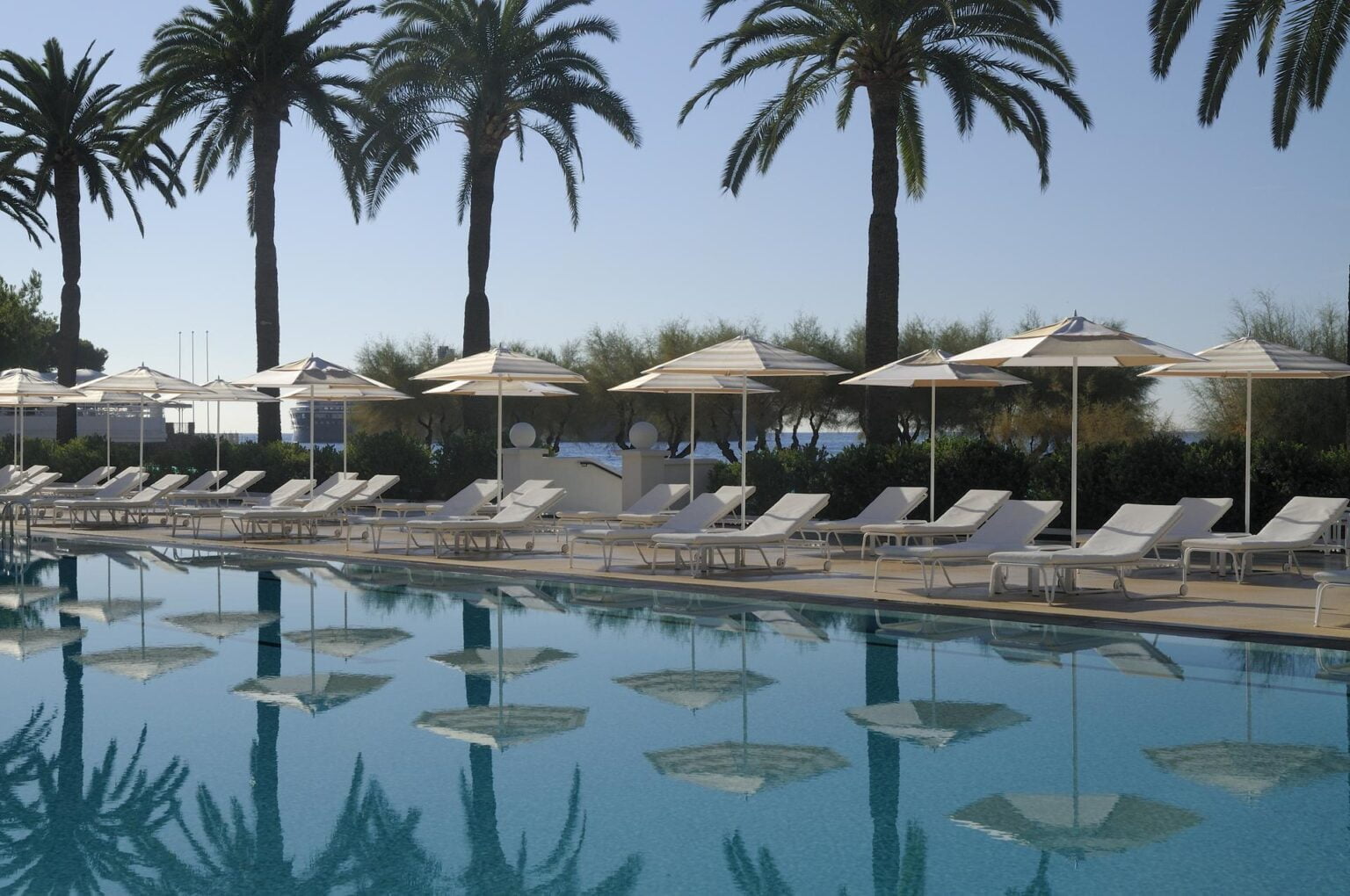 67634872-H1-Pool_Monte-Carlo_Beach_Club.jpg