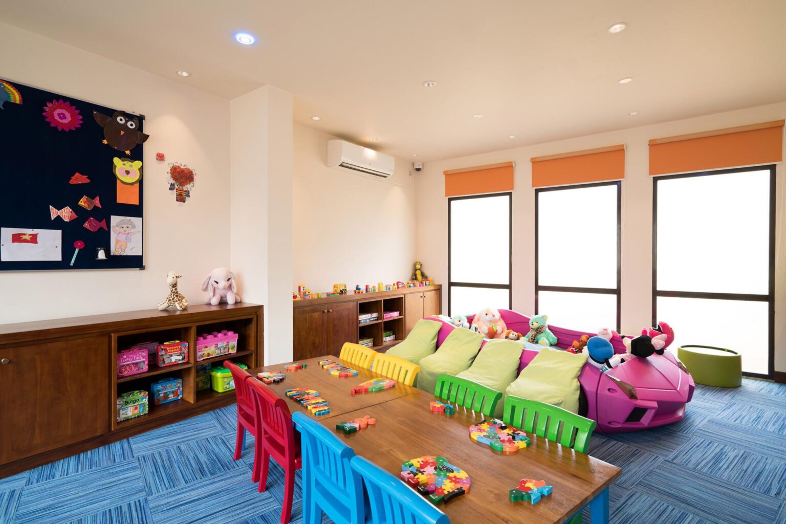 74329643-H1-ATAN_Kids_Int_01_G_A_H.jpg