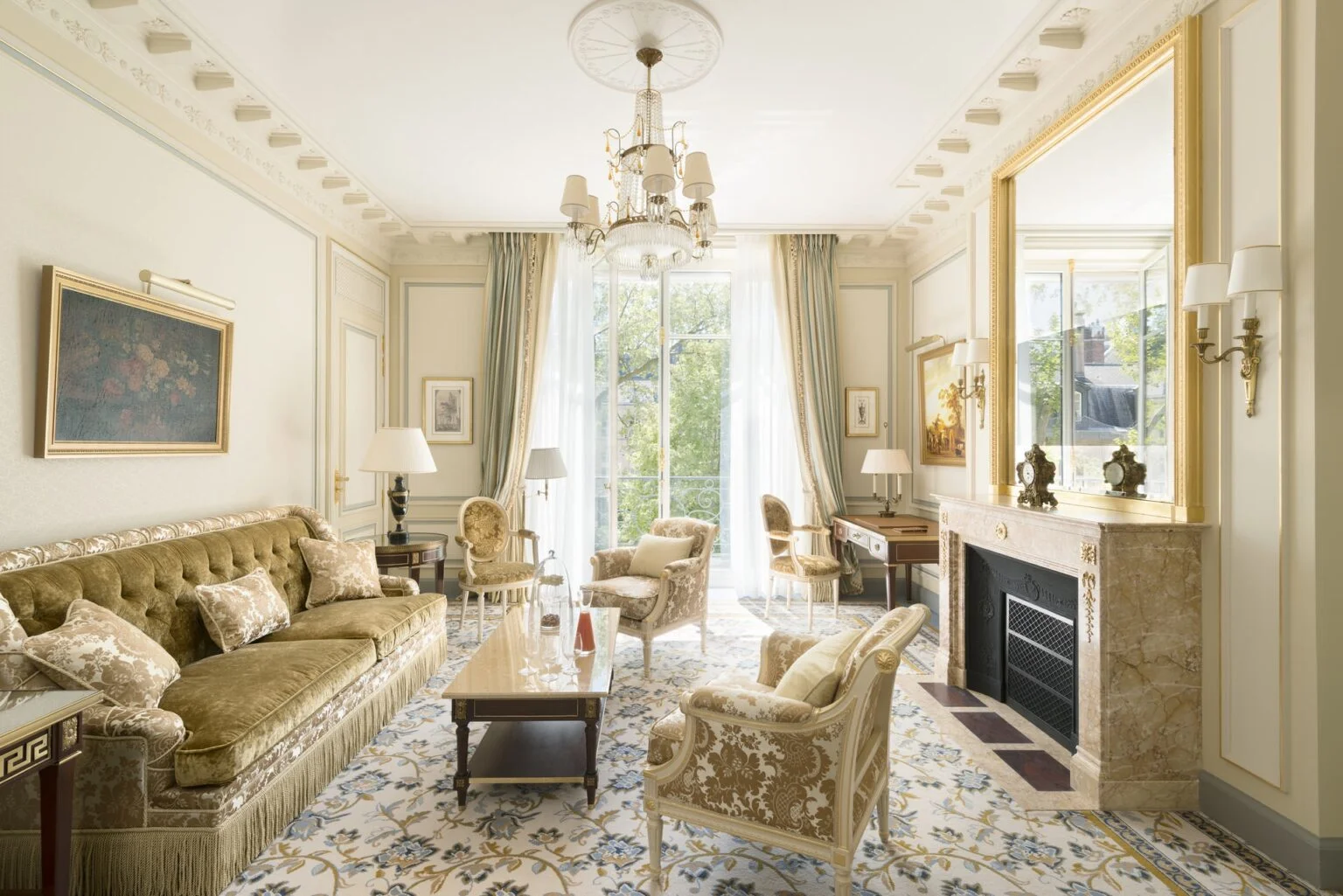 75329878-H1-Suite_Deluxe_2.jpg