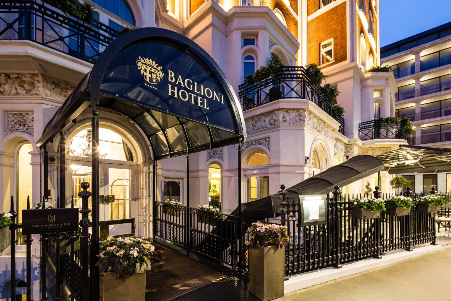 76188601-H1-Baglioni_Hotel_London_entrance__DiegoDePol.jpg